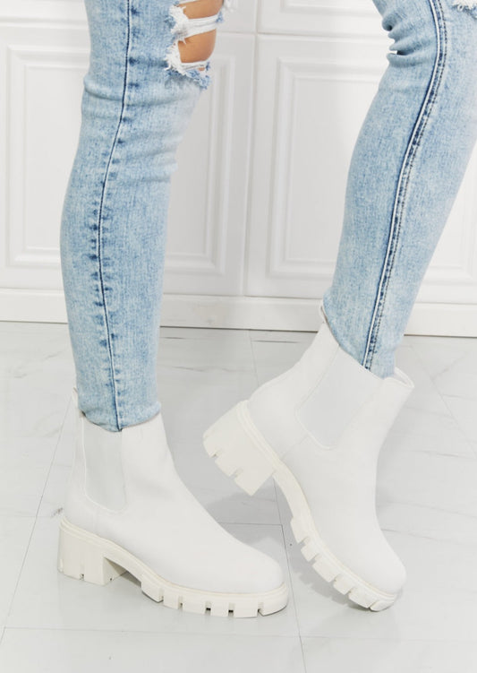 MMShoes Work For It Matte Lug Sole Chelsea Boots in White